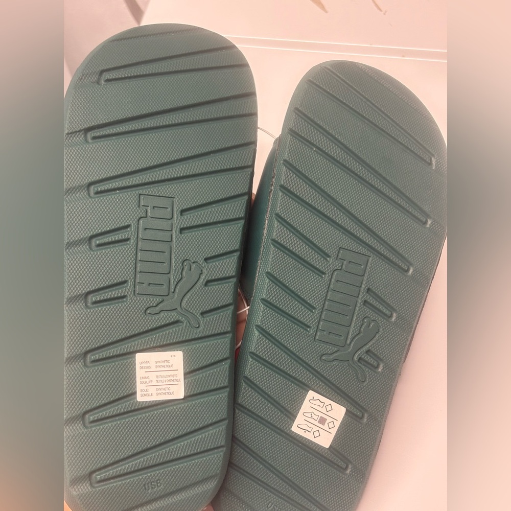 Puma Green Slide Sandals✨ - Picture 4 of 4